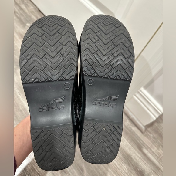 Dansko Professional Clog- Patent Leather, Women’s 8.5 - Picture 4 of 15